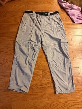 L.L. Bean Men's ZIP OFF Cargo Pants - Light Gray with belt
